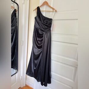 JJ’s House Black One-Shoulder bridesmaid Dress